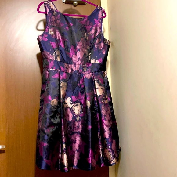 Dresses & Skirts - Holiday/Wedding Guest Dress